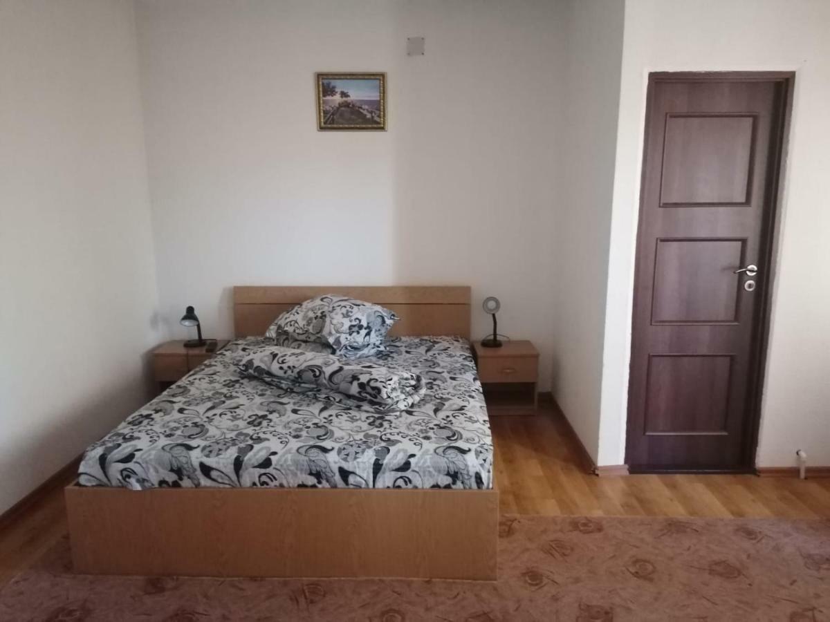 Hotel Pensiunea Pomi -Oesti Albestii Paminteni Exterior foto