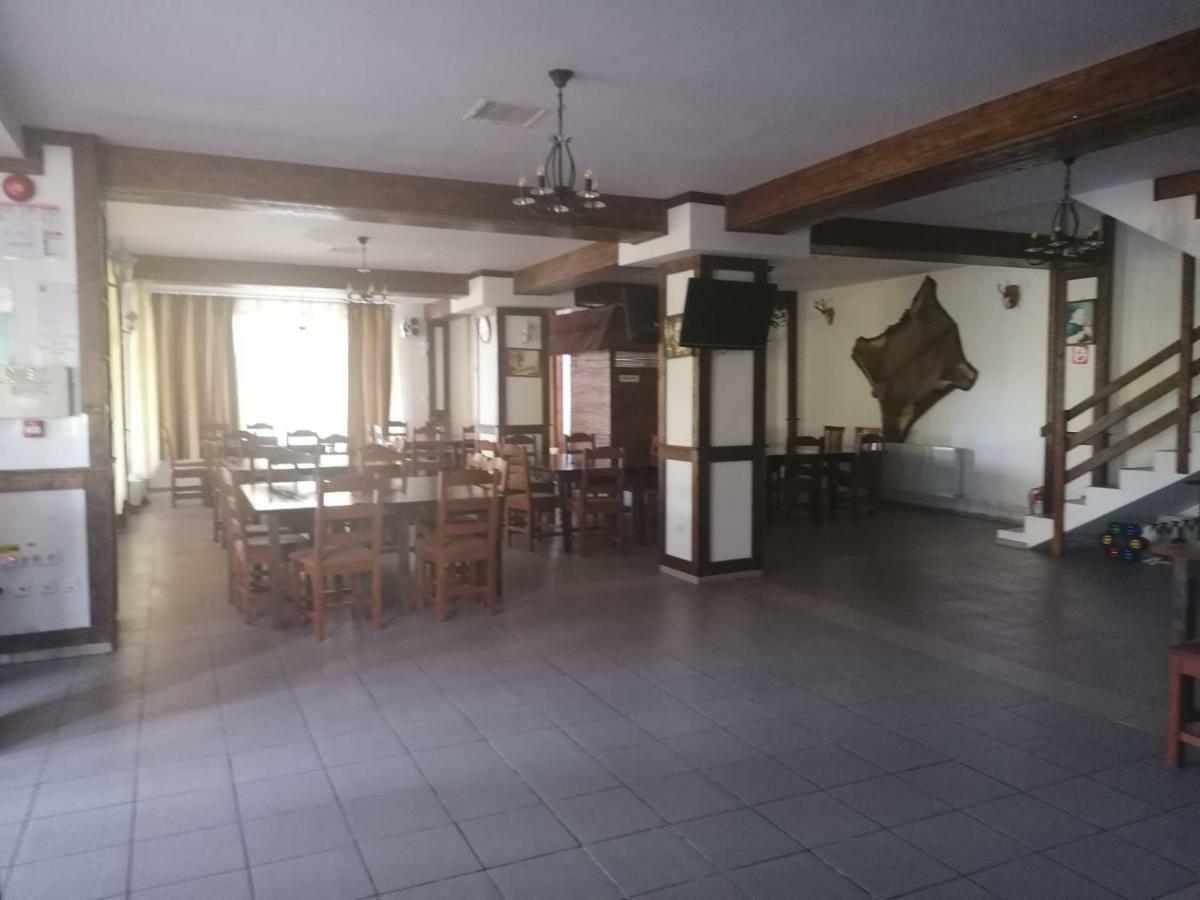 Hotel Pensiunea Pomi -Oesti Albestii Paminteni Exterior foto